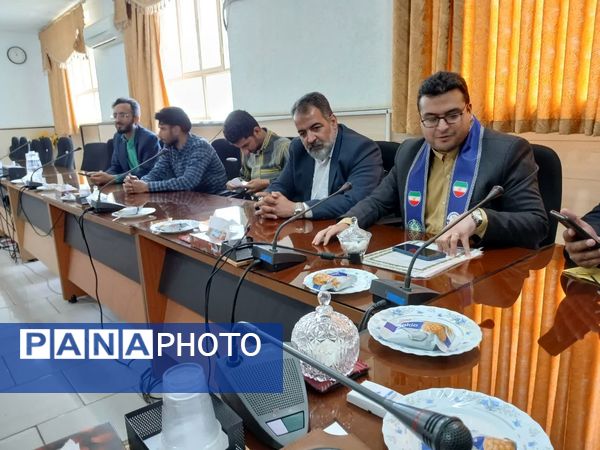 نشست خبرنگاران پانا با مدیر آموزش و پرورش ناحیه 3 قم