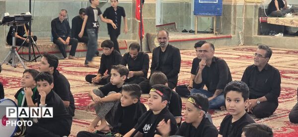 احلی من العسل؛ تجلی عشق نوجوانان به امام  حسین(ع)