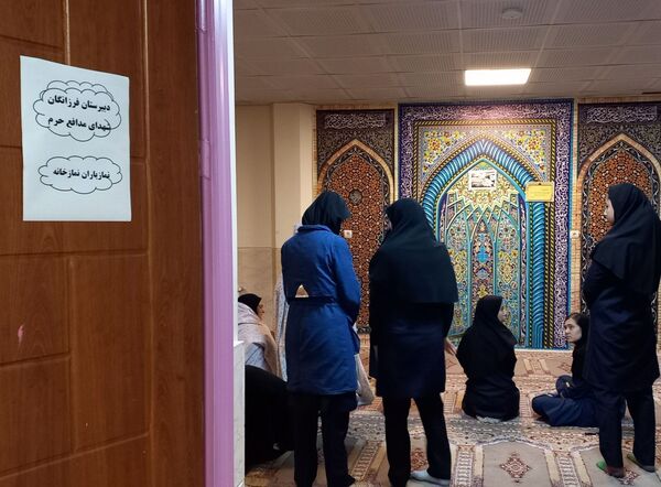برگزاری محفل انس با قرآن در مرکز پرورش استعدادهای درخشان فرزانگان شهرستان ملارد