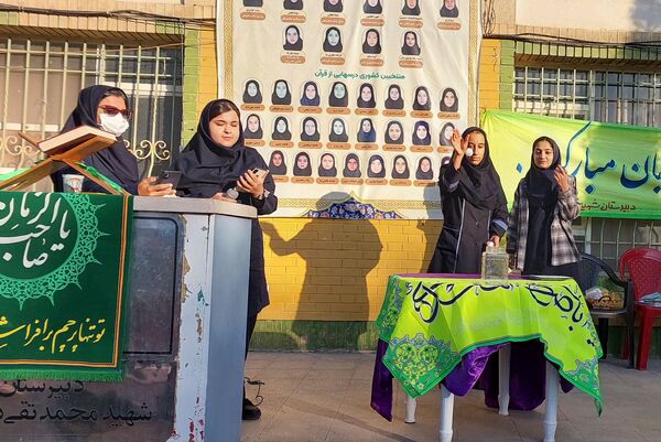 گرامیداشت روز دانش آموز در دبیرستان شهید محمد تقی دستغیب