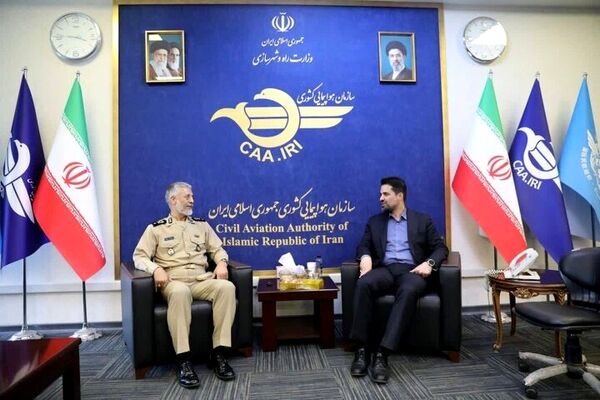 دریادار سیاری: آمریکا در جنگ با ایران شکست خواهد خورد