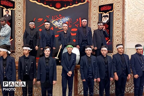 نوجوانان عاشورایی در حرم شاهچراغ(ع) - 1