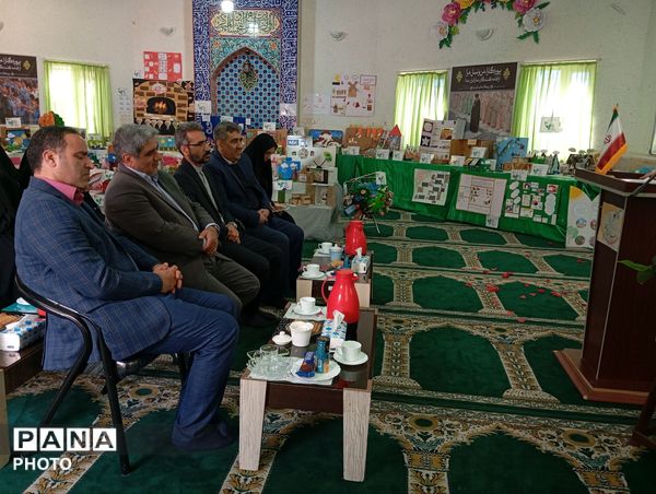 جشنواره جابر بن حیان در دبستان نرجس 