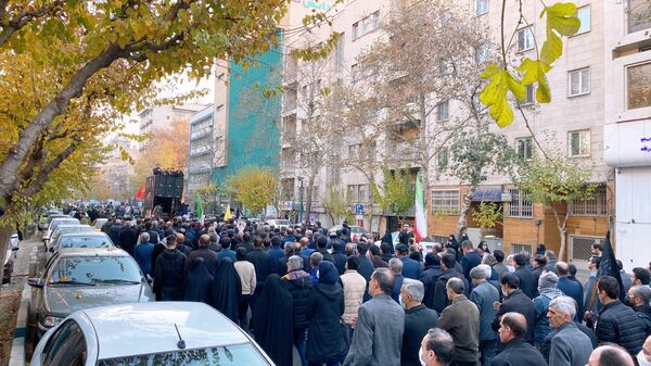 شکوه حضور فرهنگیان مناطق تهران در تشییع شهید گمنام