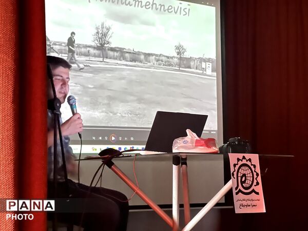  کارگاه خبرنویسی و روایتگری مجازی و عکاسی در کانون شهید مطهری ساوجبلاغ 