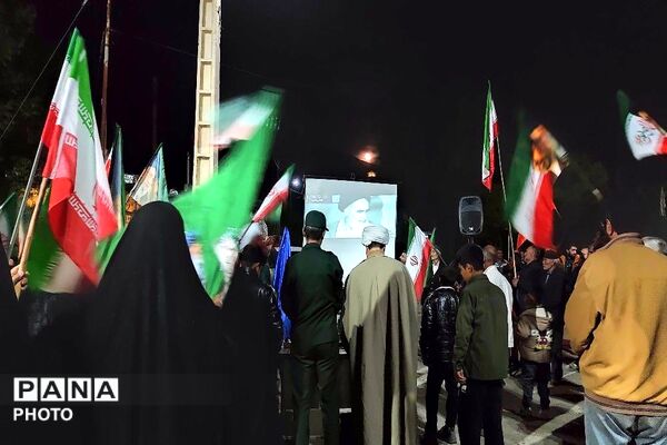 یک دنیا شاهد و مبهوت از حضور خیابانی مردم شهر بار