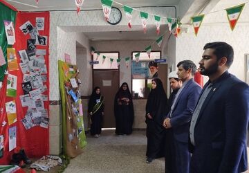نمایشگاه انقلاب در مدارس شهرستان کنگاور