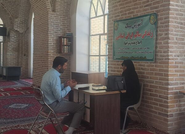 میز خدمت ادارات نیشابور پیش از نماز جمعه 
