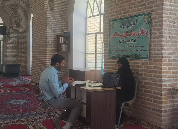 میز خدمت ادارات نیشابور پیش از نماز جمعه 