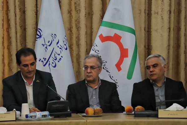 آیین رونمایی از پوستر گرامیداشت روز ملی صنعت و معدن