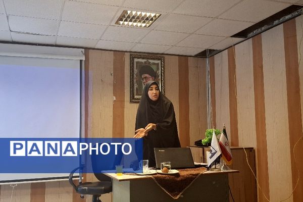 نشست مربیان و معاونان پرورشی فریمان با محوریت قرآن و عترت 