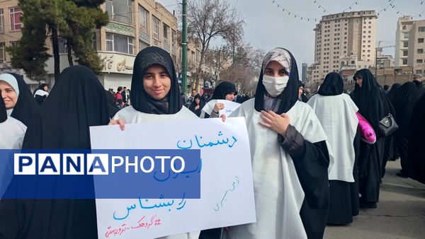 حضور پر شور مردم مشهد در راهپیمایی ۲۲ بهمن