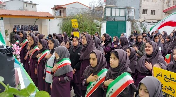 زنگ انقلاب در مدرسه پروین اعتصامی املش طنین انداز شد