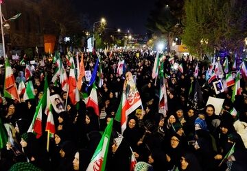 اجتماع مردم نیشابور برای حمایت از نیرو‌های مسلح 