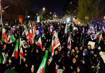 اجتماع مردم نیشابور برای حمایت از نیرو‌های مسلح 