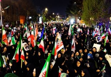 اجتماع مردم نیشابور برای حمایت از نیرو‌های مسلح 