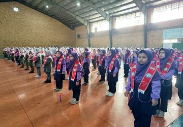 مانور بزرگ یاوران انقلاب در سالن امام خمینی (ره) شهر شریف‌آباد شهرستان پاکدشت برگزار شد 