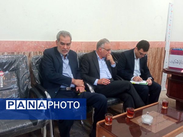 بازدید مدیر اداره ناحیه یک از دبیرستان گلشن آزادی