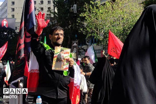  وداع با رهبر شهید در جوار بارگاه رضوی