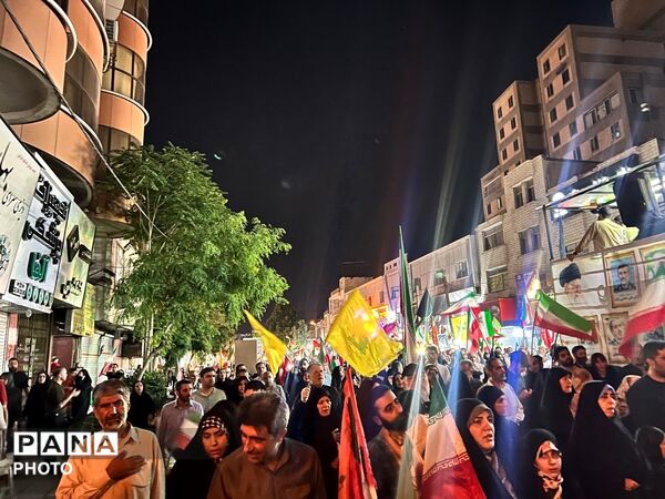 حضور باشکوه مردم کرج در صدو چهارمین شب از تجمعات مردمی