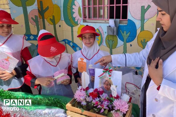 برپایی ایستگاه سلامت و انتخاب سفیران سلامت مدرسه رضوان شهرستان رباط‌کریم