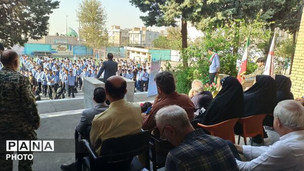 میثاق با آرمان‌ها در دبیرستان شاهد مطهری؛ رنگ‌وبوی روزهای آغازین