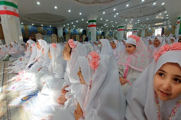 جشن تکلیف دانش‌آموزان دختر منطقه کهریزک 