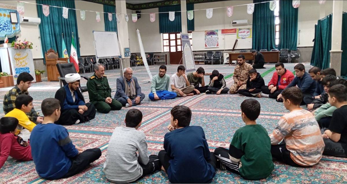  تجلی بندگی و تربیت در فضای اعتکاف دانش‌آموزی خداآفرین