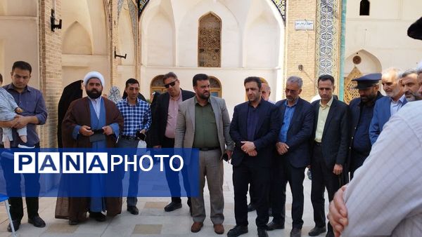 مراسم غبارروبی ضریح مطهر حضرت سلطانعلی(ع) همزمان با میلاد پیامبر(ص) و امام صادق(ع) در مشهد اردهال