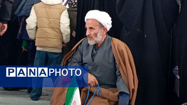 حاشیه نگاری حضور مردم شهر بن در راهپیمایی ۲۲ بهمن ۱۴۰۴