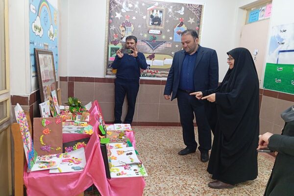 نمایشگاه صنایع دستی و طرح جابربن حیان در مدرسه فردوسی اردبیل