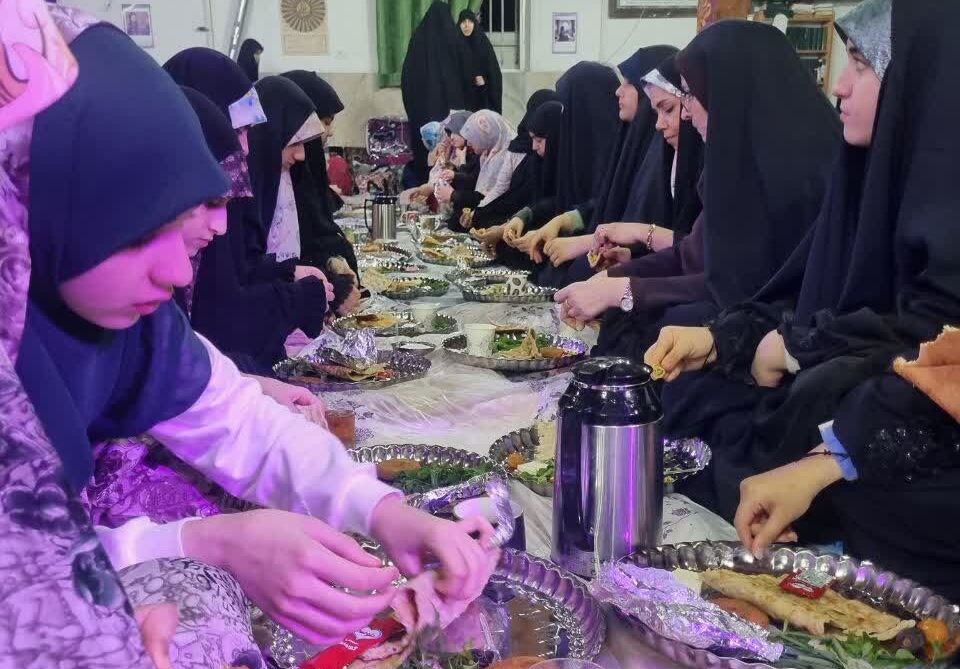 حضور مدیرکل آموزش و پرورش گیلان در محل اعتکاف دانش‌آموزی رشت