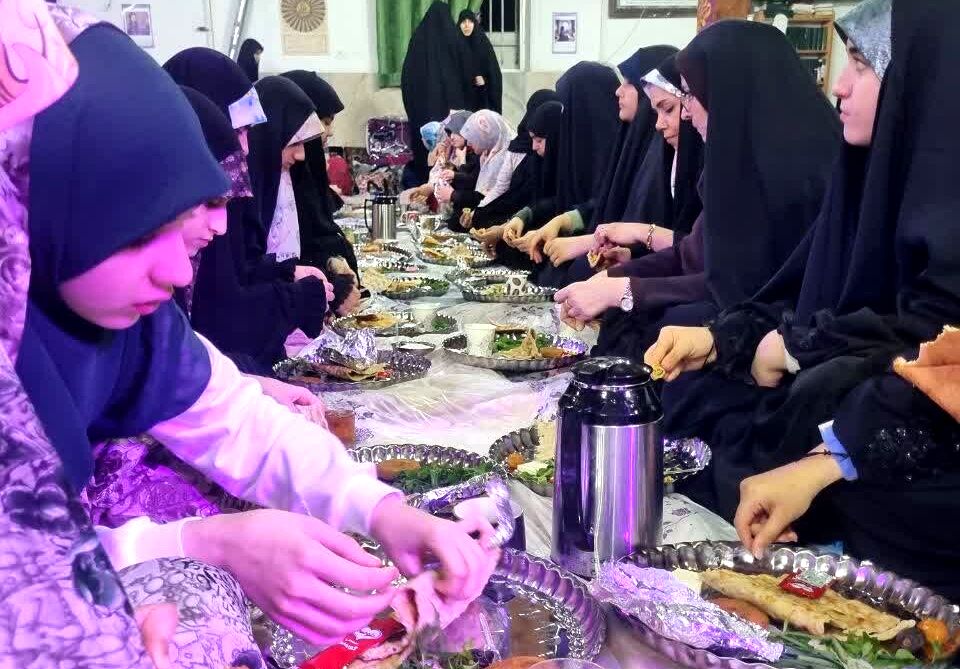 حضور مدیرکل آموزش و پرورش گیلان در محل اعتکاف دانش‌آموزی رشت