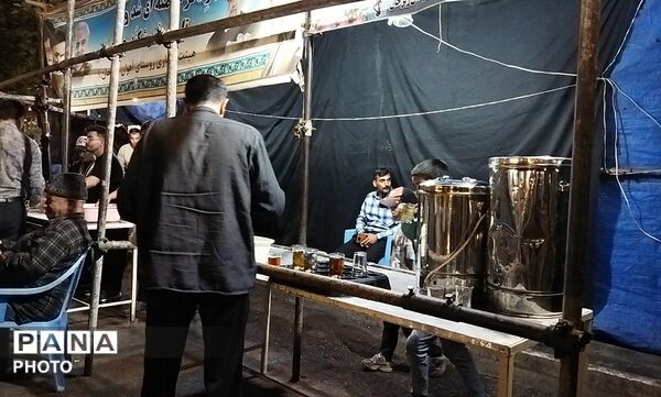 موکب شهدای روستای آهوان در نود و نهمین شب از اجتماعات مردمی 