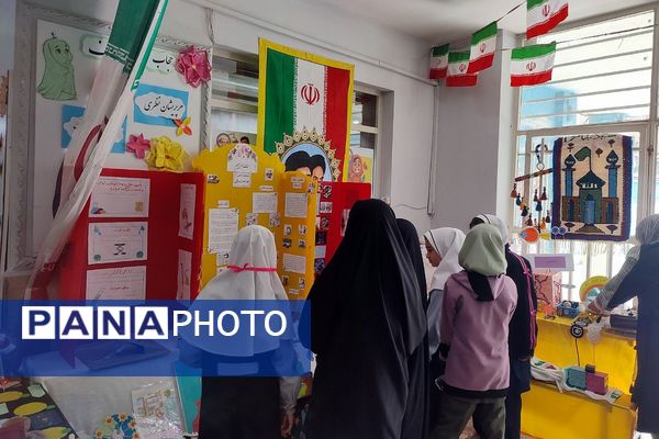 برپایی نمایشگاه دست سازه ها دانش آموزان وجشنواره غذامعلمان  درمدرسه شهیدمعظم