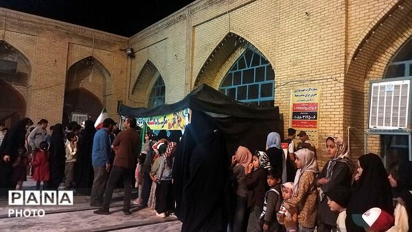 حال و هوای کودکان نیشابوری در هفتاد و دومین شب از اجتماعات مردمی نیشابور 