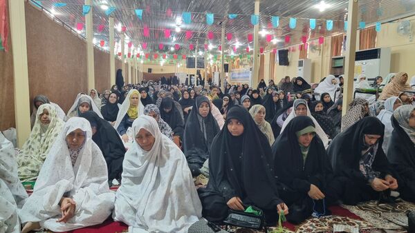 تجمع نمازگزاران نماز جمعه قشم در روز خشم و نصر