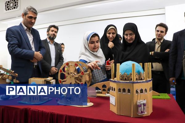 افتتاح نمایشگاه آثار برتر طرح جابربن حیان در استان زنجان