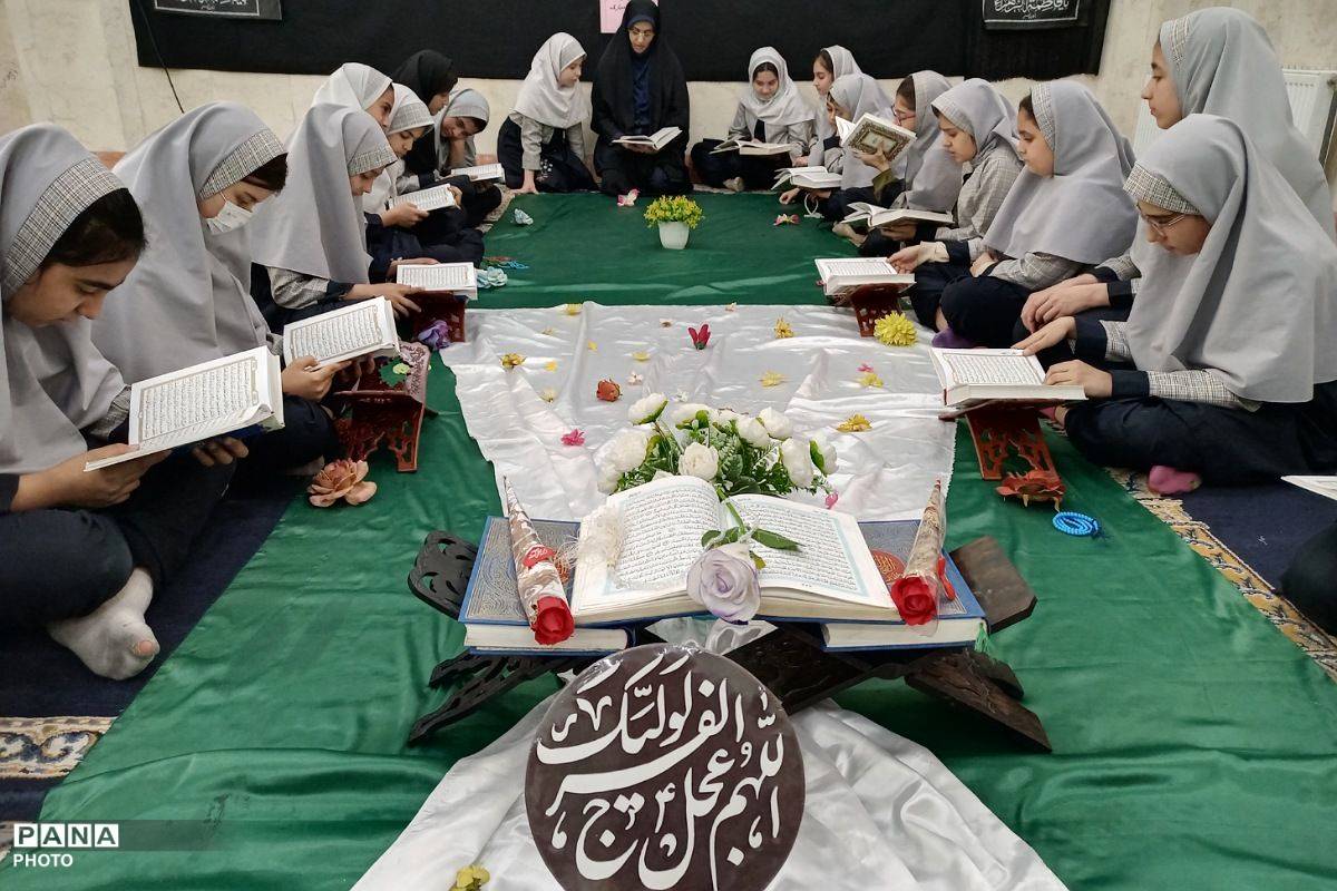 محفلی به وسعت نور در دبستان شهید آقچه‌لو رباط‌کریم