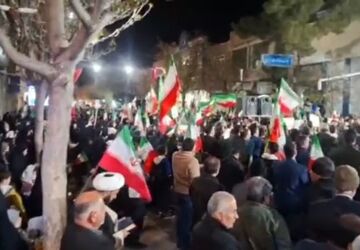 زیر سایه خورشید  

