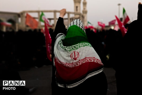 صحنه‌هایی از تشییع رهبر شهید در قم