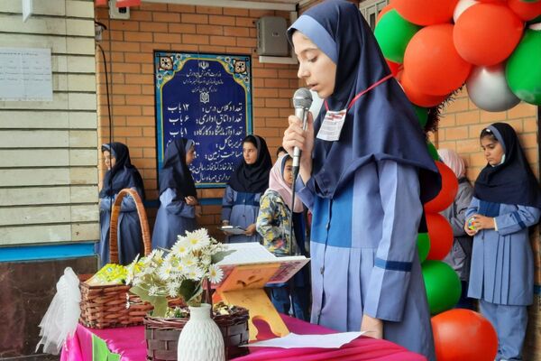  جشن نیمه شعبان در مدرسه مهرآیین ناحیه دو بهارستان