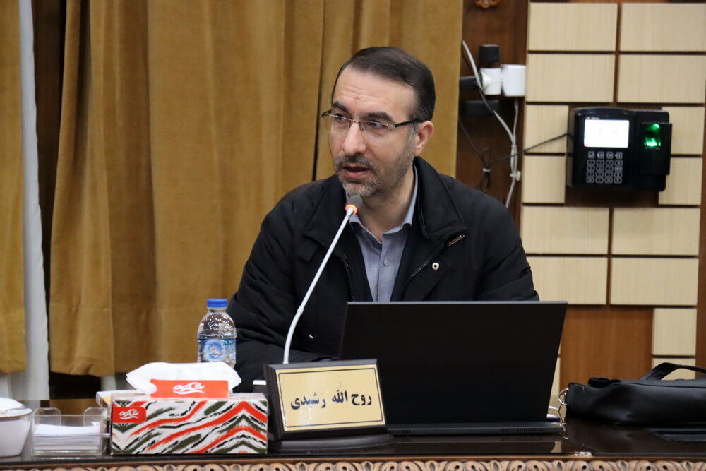 مخالف تراکتوریزه شدن شورای شهر هستم