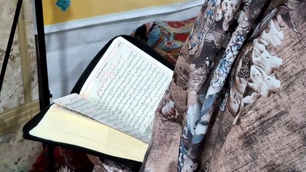 اعتکاف دختران دانش‌آموز قم در مسجد امام حسین(ع)