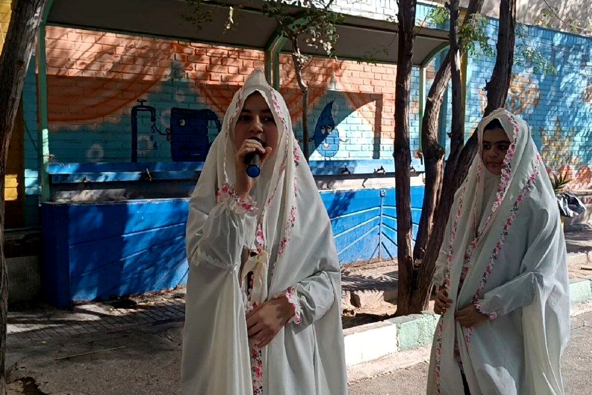 برگزاری طرح مصباح الهدی و نماز جماعت در دبستان شهید اول ۲ ناحیه یک شهرری