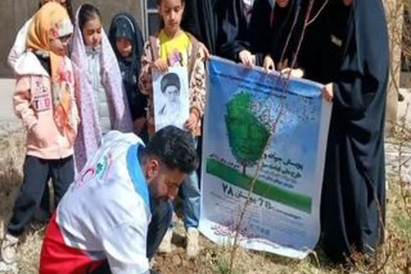 کسب رتبه نخست کشور در پویش ملی «هر ایرانی سه درخت» نتیجه تلاش و همت جوانان است