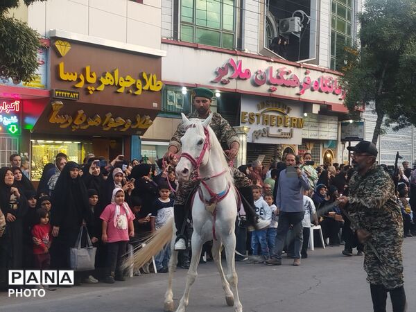 شکوه رژه امروز، از خودرو های سپاه تا شور مردم