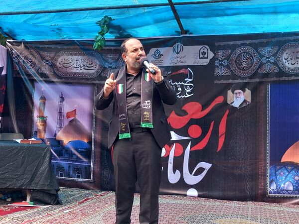 استقبال دلدادگان اباعبدالله الحسین (ع) از پیاده‌روی جاماندگان اربعین حسینی‌ 