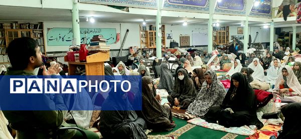 مراسم اعتکاف مادر دختری در مسجد صاحب الزمان آشخانه