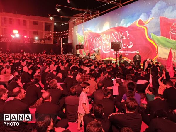 مراسم عزاداری رهبر شهید در شهر هشتگرد 